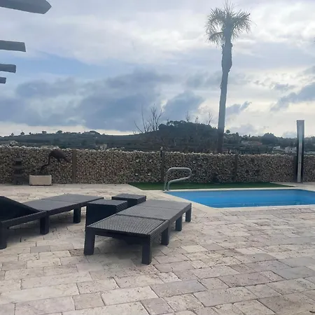 Casa Stone בית נופש *